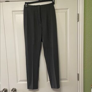 Abercrombie Gray Pleated Pant 26L EUC